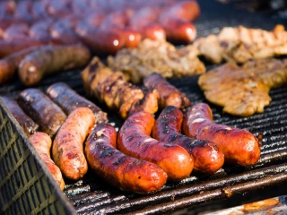 sausages-cooking-on-the-bbq